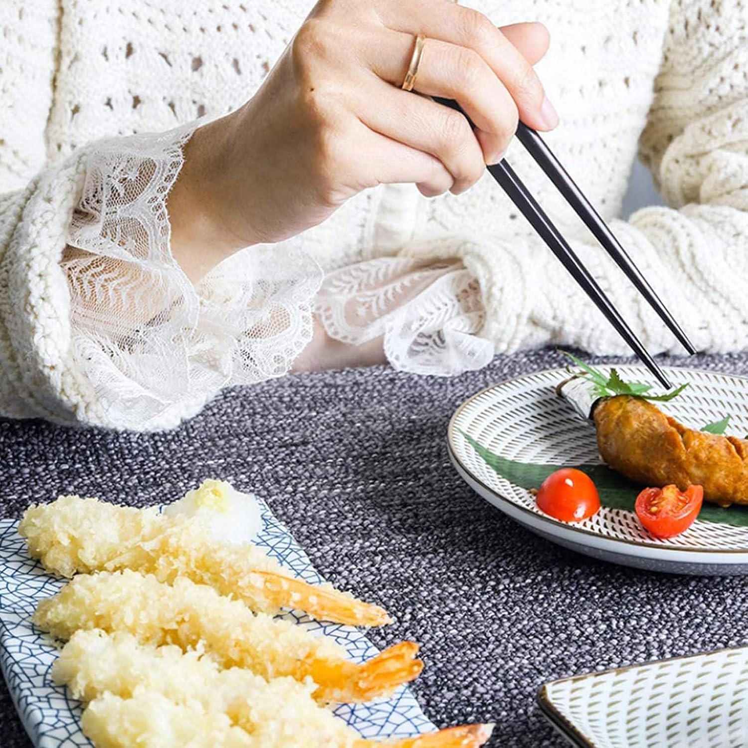 5 Pairs Chopsticks, Natural Wood Reusable Chopsticks Set with Luxurious Black Handmade Box for Sushi, Noodle, Rice, Ramen